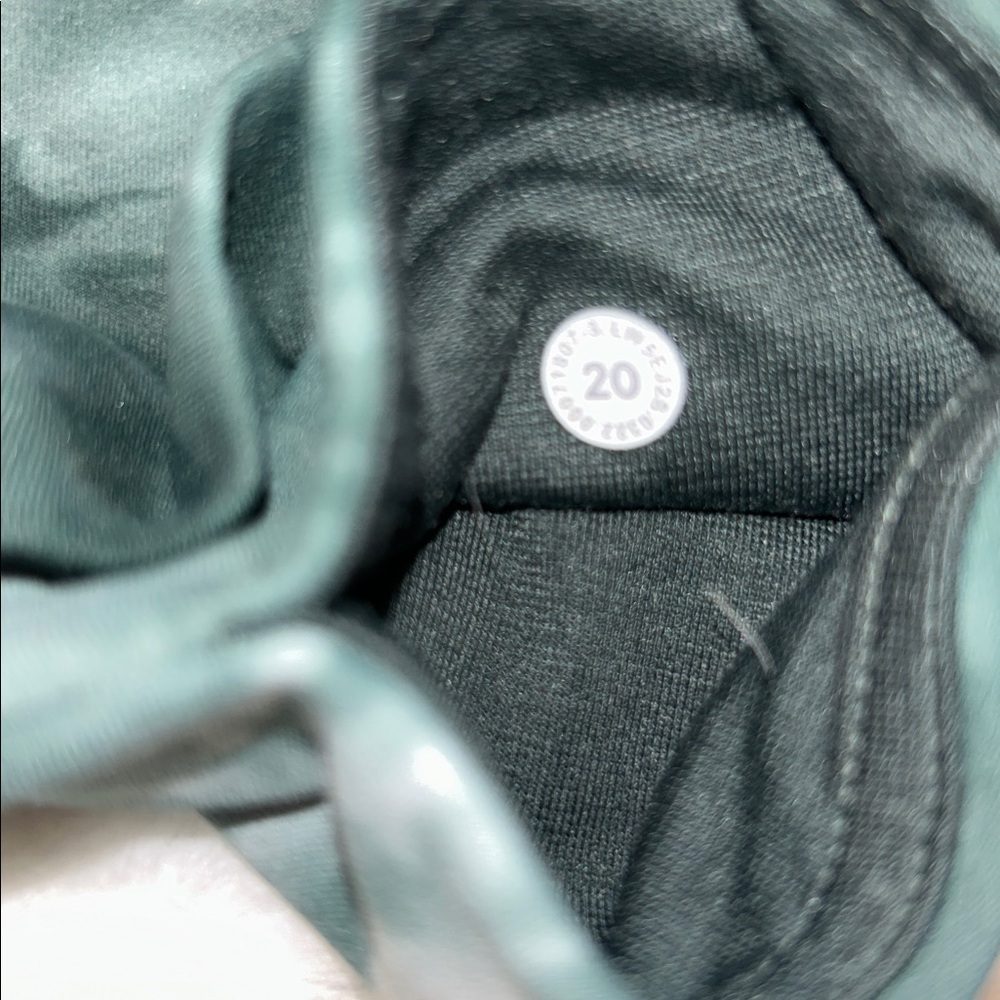 lululemon athletica Align HR Woman’s Plus Green Diamond Dye Leggings size 20 - Picture 3 of 7